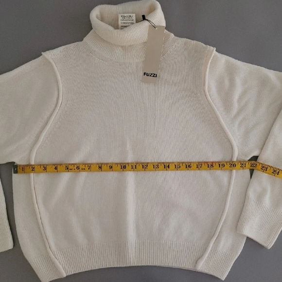 💫Fuzzi Soft White Turtleneck Sweater 💫 - Picture 6 of 9